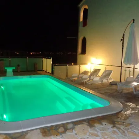 Family-friendly With Swimming Pools Arbanija, Ciovo - 16478 Apartament